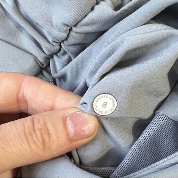 Lululemon Womens On The Fly Pants Size 8 Gray Silver Pockets Logo EUC - Picture 6 of 10